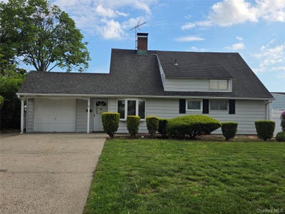 /international/us/68-summer-lane-hicksville-ny-110108098581/