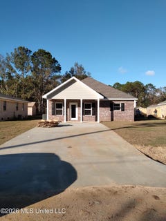 /international/us/3232-grouper-road-gautier-ms-110106449192/