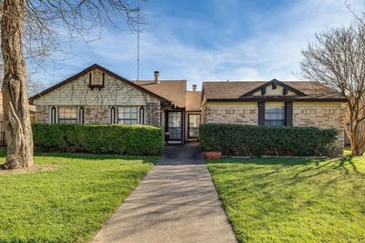 /international/us/409-411-dollins-street-cedar-hill-tx-110107896732/