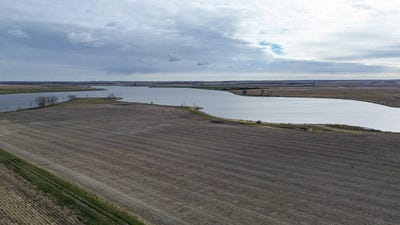 /international/us/8th-avenue-se-strasburg-nd-110110210158/
