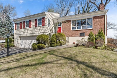 /international/us/18-devon-road-bronxville-ny-110107028509/
