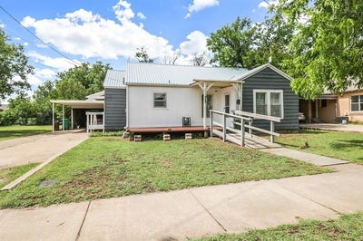 /international/us/605-w-walnut-street-coleman-tx-110100145803/