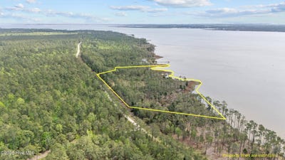 /international/us/3411-upper-neck-road-bayboro-nc-110098651598/