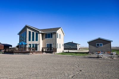 /international/us/2145-twin-lakes-rd-lake-preston-sd-110107500935/