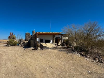 /international/us/400-n-smiling-dog-trail-terlingua-tx-110097335250/