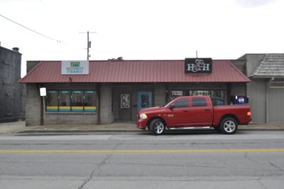/international/us/113-n-main-avenue-bolivar-mo-110107980718/