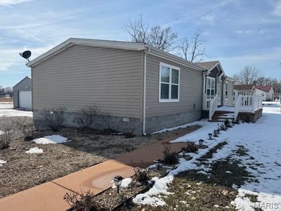 /international/us/407-e-fayette-avenue-patoka-il-110105639802/