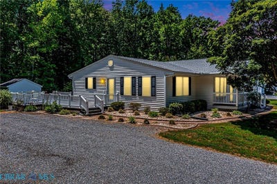 /international/us/34-oakland-street-kilmarnock-va-110108747782/