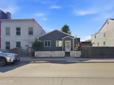 /international/us/415-4th-street-troy-ny-110108504223/