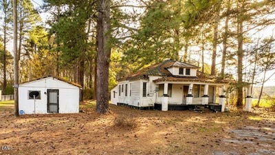 /international/us/314-dead-end-road-enfield-nc-110101940147/