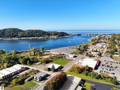 /international/us/lot-3-4-5-main-street-frankfort-mi-110093748049/