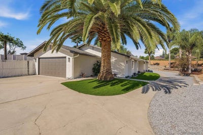 /international/us/24763-leada-way-ramona-ca-110108497247/