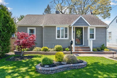 /international/us/105-n-hamilton-avenue-lindenhurst-ny-110108716009/