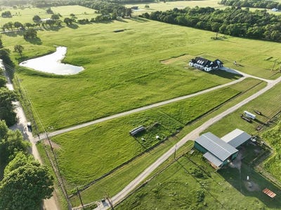 /international/us/14098-county-road-2858-eustace-tx-110095031862/