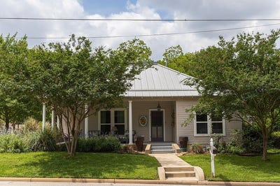 /international/us/1506-south-jackson-street-brenham-tx-110107683100/