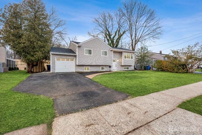 /international/us/139-lee-drive-middlesex-nj-110104881770/