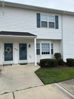 /international/us/3985-sterling-pointe-drive-winterville-nc-110100129655/