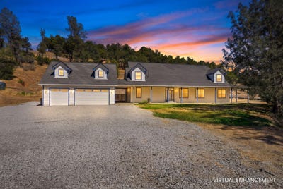 /international/us/13839-creek-trail-redding-ca-110119328318/