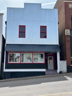 /international/us/329-superior-avenue-crystal-falls-mi-110107507251/