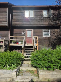 /international/us/16-pinewood-lane-naples-ny-110109117090/