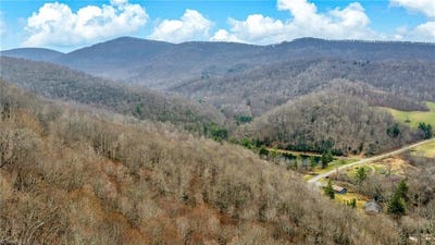 /international/us/tbd-2-three-top-road-todd-nc-110107455747/