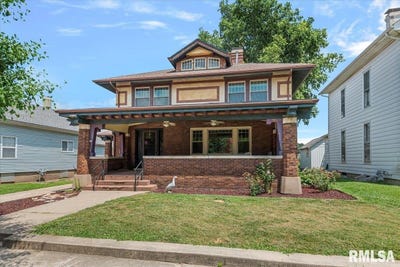 /international/us/215-e-market-street-taylorville-il-110100526677/