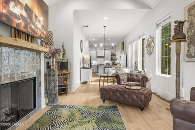 /international/us/325-bacque-crescent-drive-lafayette-la-110106801793/