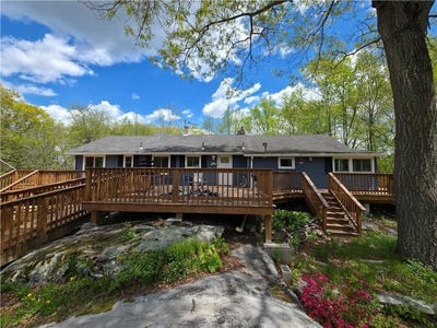 /international/us/29-parker-street-glocester-ri-110107958377/