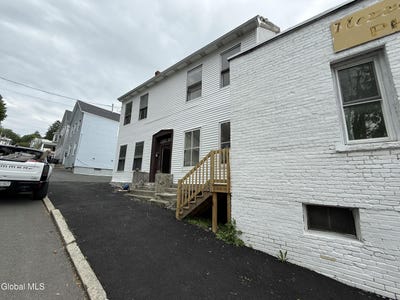 /international/us/1-lincoln-avenue-troy-ny-110108802749/