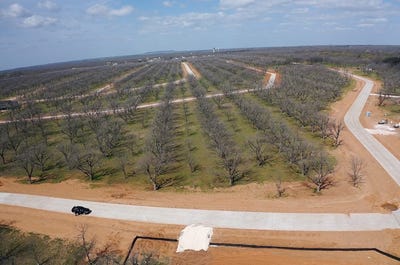 /international/us/2013-skylane-drive-granbury-tx-110108507978/
