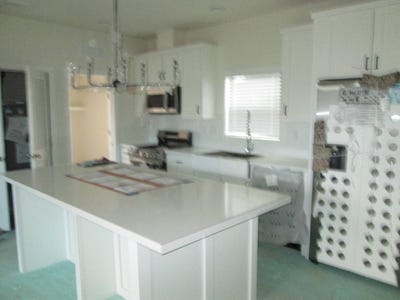 /international/us/25000-hawkbryn-ave-santa-clarita-ca-110107781440/