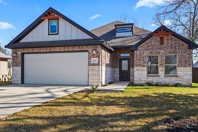 /international/us/612-n-us-highway-69-celeste-tx-110105220499/