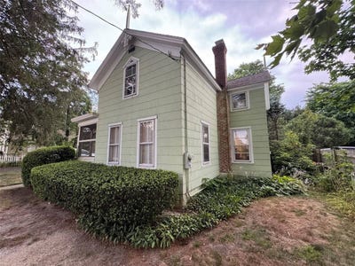 /international/us/627-roanoke-avenue-riverhead-ny-110101290575/