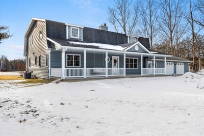 /international/us/1007-schabow-street-gresham-wi-110104907236/