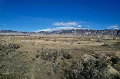 /international/us/beaver-creek-rd-shell-wy-110104546269/