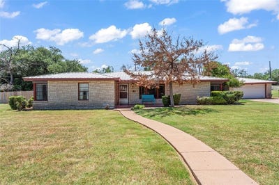 /international/us/701-w-wheeler-street-breckenridge-tx-110101216633/