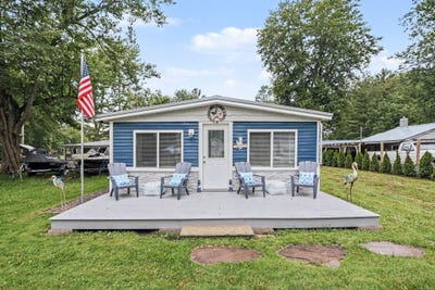 /international/us/43394-elm-street-bangor-mi-110109116175/