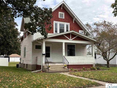 /international/us/618-jefferson-st-n-new-ulm-mn-110120423857/