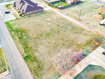 /international/us/603-e-benton-avenue-sayre-ok-110101002820/