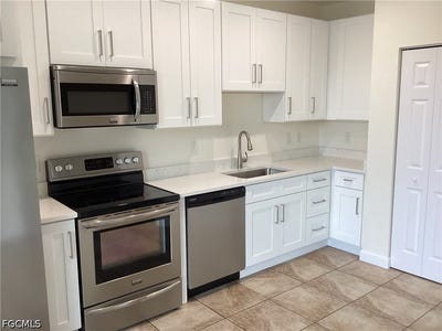 /international/us/9806-roundstone-circle-fort-myers-fl-110120069188/