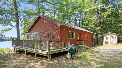 /international/us/14-golden-way-new-gloucester-me-110102198869/