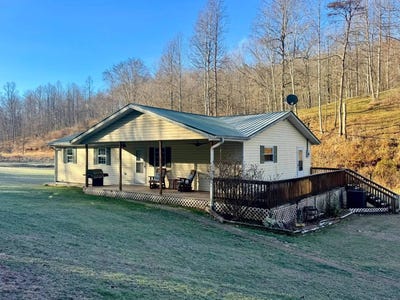 /international/us/1350-windyville-road-spencer-wv-110104584227/