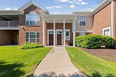 /international/us/16789-carriage-way-northville-twp-mi-110108612536/