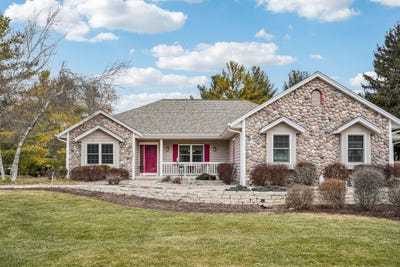 /international/us/n32w22121-hill-n-dale-cir-pewaukee-wi-110106029990/