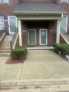 /international/us/23364-cornerstone-village-drive-southfield-mi-110107461655/