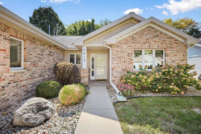 /international/us/7213-saukdale-drive-madison-wi-110120053161/