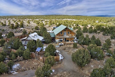 /international/us/124-colorado-rd-tres-piedras-nm-110100718464/?lang=zh-tw