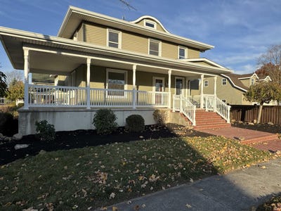 /international/us/102-s-van-buren-street-monroe-in-110102442503/