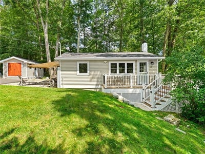 /international/us/17-reid-road-douglas-ma-110100997810/