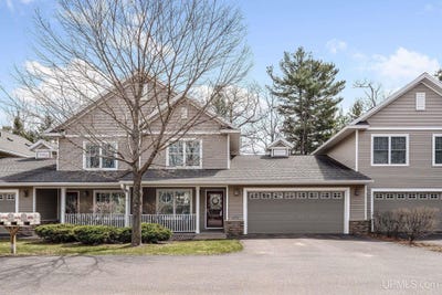 /international/us/1310-northbay-court-marquette-mi-110107927985/